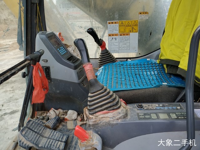 小松 PC200-7 挖掘机