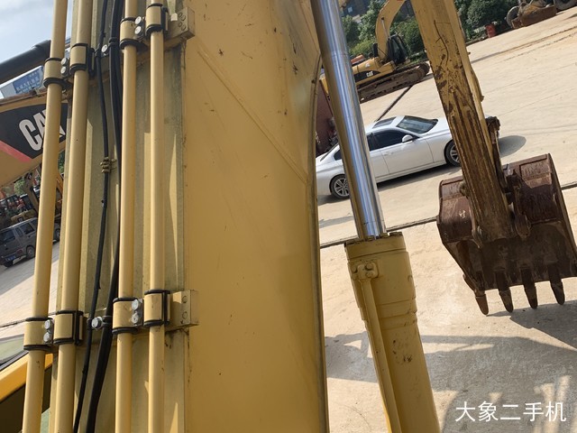 小松 PC240LC-8M0 挖掘机