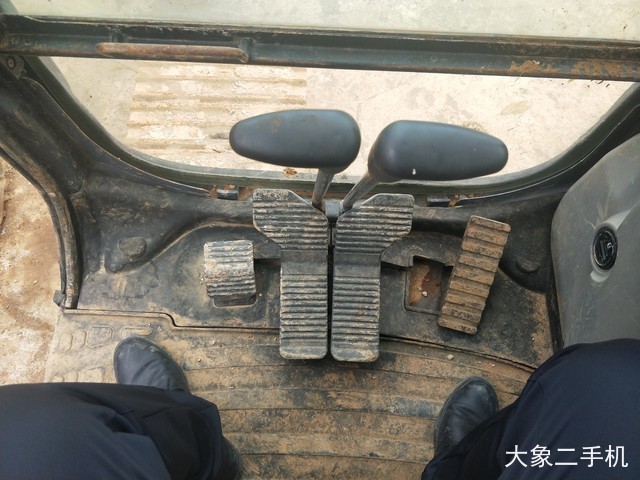 神钢 SK260LC-8 挖掘机