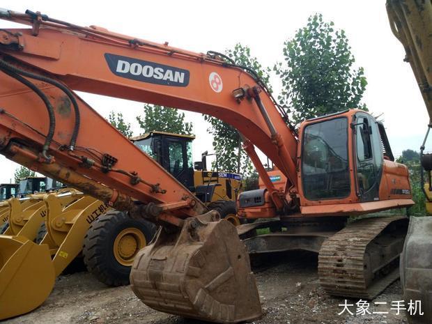 斗山 DX260LC 挖掘机