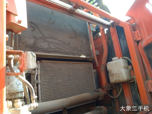 斗山 DX260LC 挖掘机