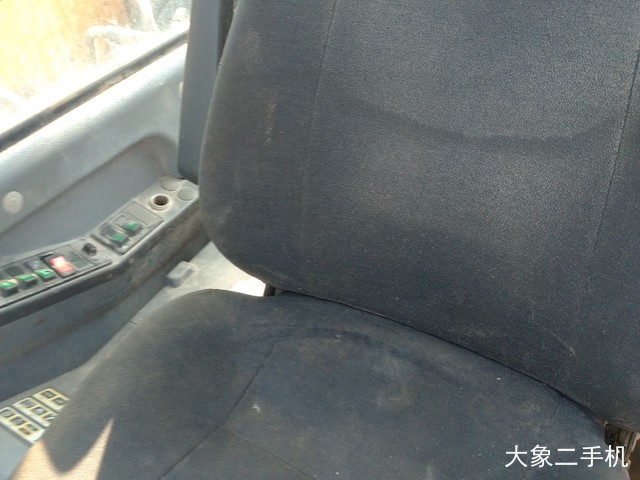 沃尔沃 EC210B 挖掘机