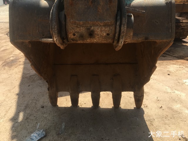 神钢 SK260LC-8 挖掘机