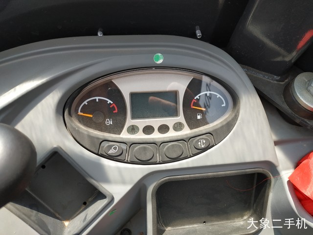 山猫 E20 挖掘机