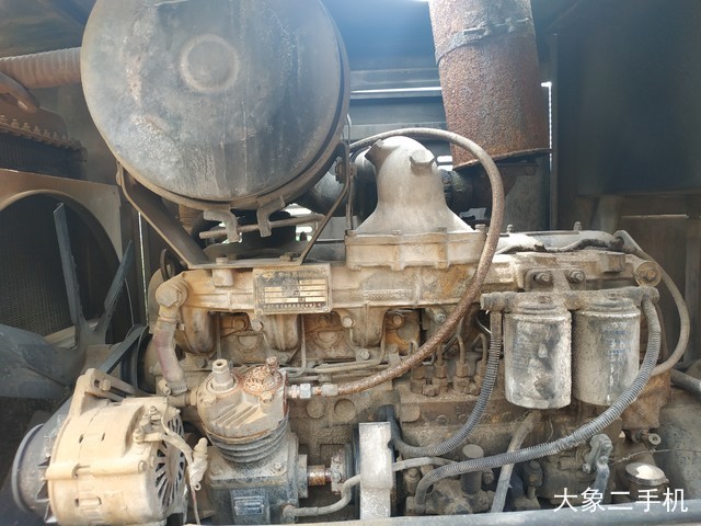 龙工 LG833 装载机