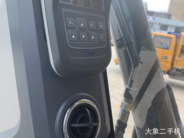 徐工 XGC75 挖掘机