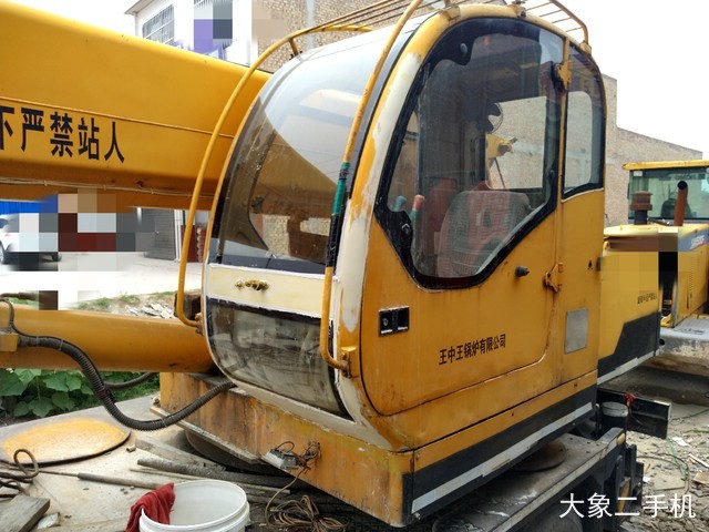 徐工 QY16D 起重机