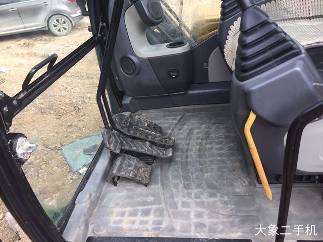 卡特彼勒 323DL 挖掘机