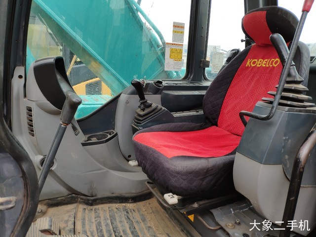 神钢 SK260LC-8 挖掘机