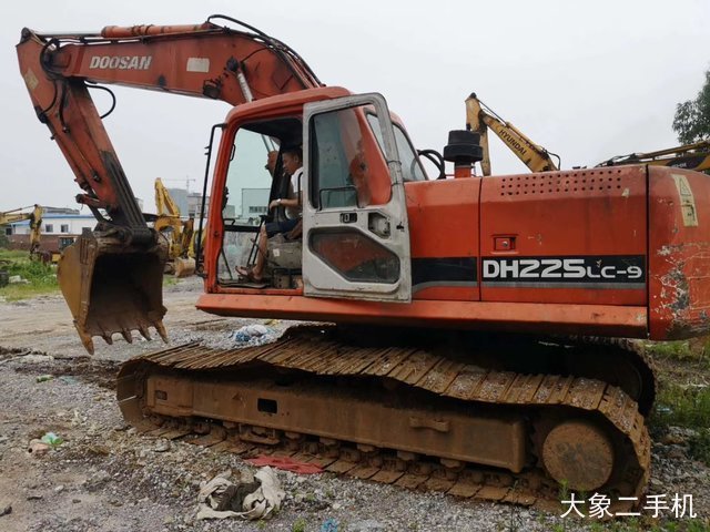 斗山 DH220LC-V 挖掘机