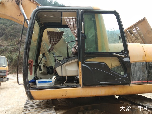 卡特彼勒 320C 挖掘机