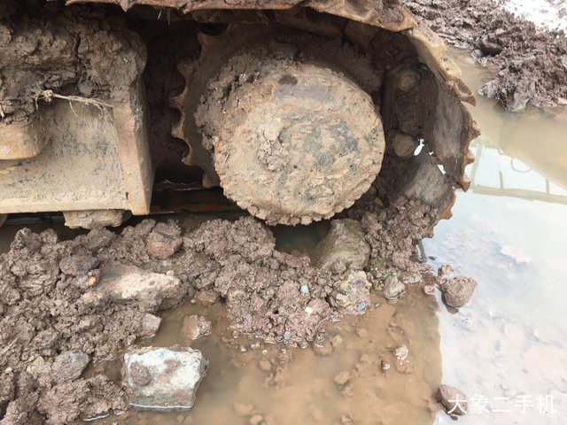 现代 R150LC-7 挖掘机