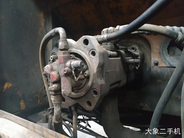 现代 R225LC-7 挖掘机