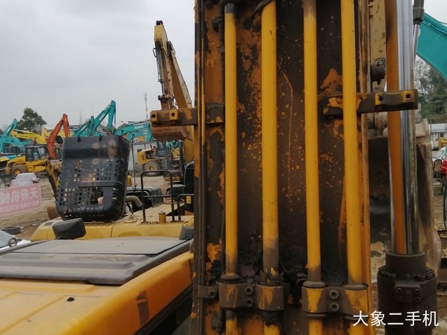 三一重工 SY215C-8 挖掘机