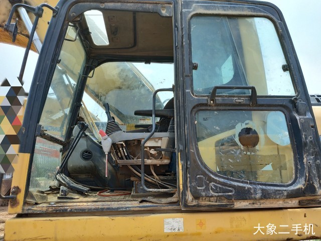 小松 PC240LC-8 挖掘机