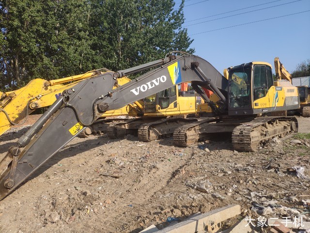 沃尔沃 EC300DL 挖掘机
