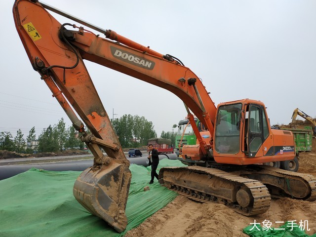斗山 DH220LC-7 挖掘机