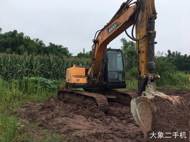 三一重工 SY135C 挖掘机