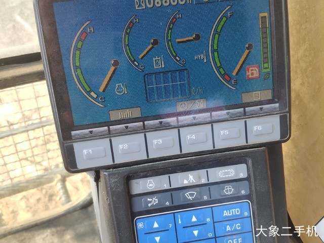 小松 PC200-8 Hybrid(混合动力) 挖掘机