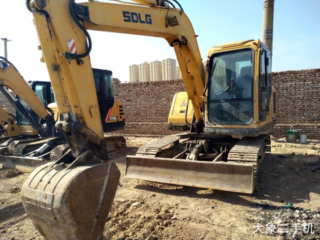 山东临工 LG685 挖掘机