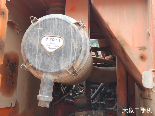 斗山 DX260LC 挖掘机