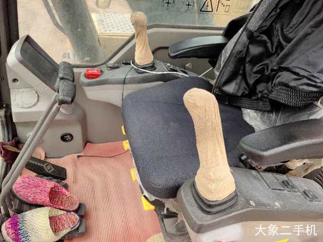 沃尔沃 EC140 挖掘机