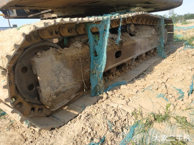 山东临工 LG6135E 挖掘机