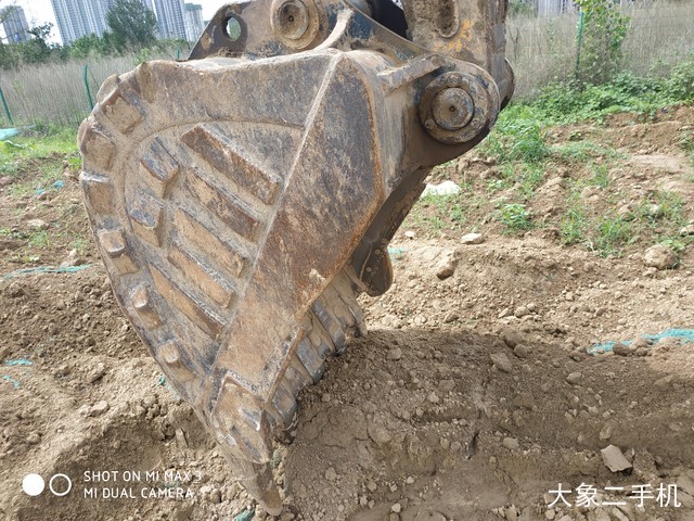 现代 R215-7 挖掘机