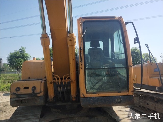现代 R150LC-9 挖掘机