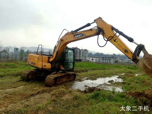 三一重工 SY135C 挖掘机