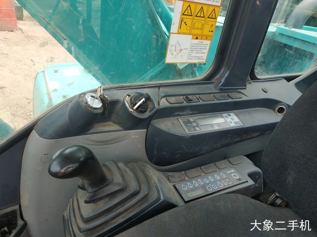 神钢 SK75-8 挖掘机