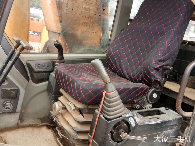 现代 R265LC-7 挖掘机
