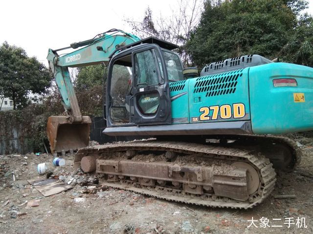 神钢 SK270D-8 挖掘机