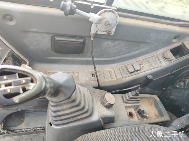 现代 R60-9 挖掘机