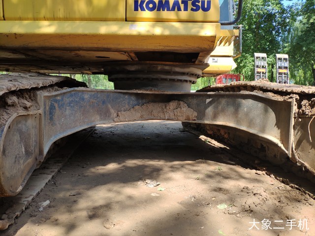 小松 PC240LC-8 挖掘机