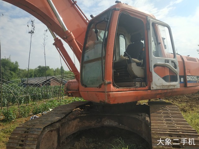 斗山 DH200-5 挖掘机