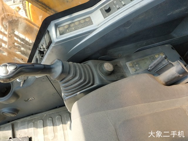 现代 R150LC-9 挖掘机