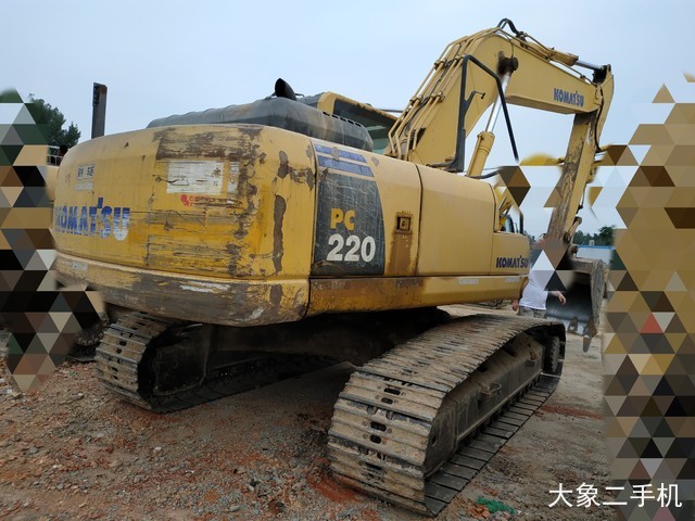 小松 PC220-8 挖掘机
