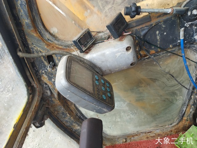 现代 R220-5 挖掘机