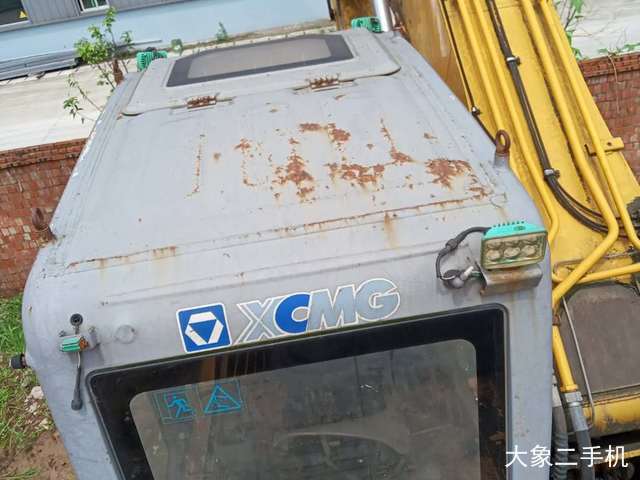 徐工 XE260C 挖掘机