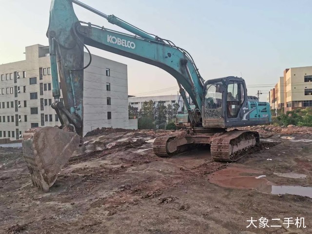 神钢 SK250-8 挖掘机