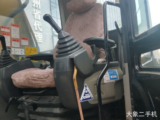 卡特彼勒 323DL 挖掘机