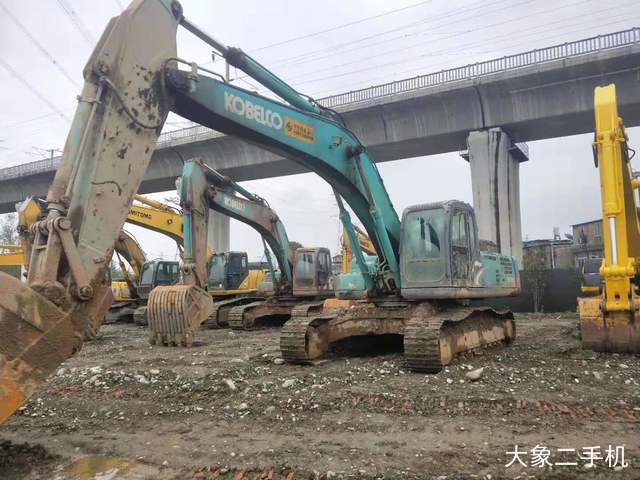 神钢 SK350LC-8 挖掘机