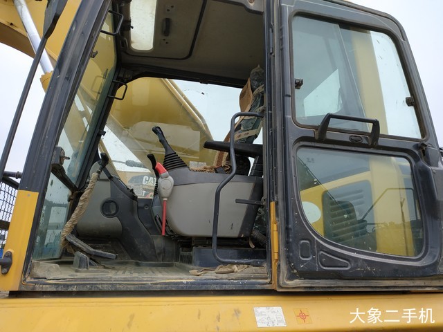 小松 PC240LC-8M0 挖掘机