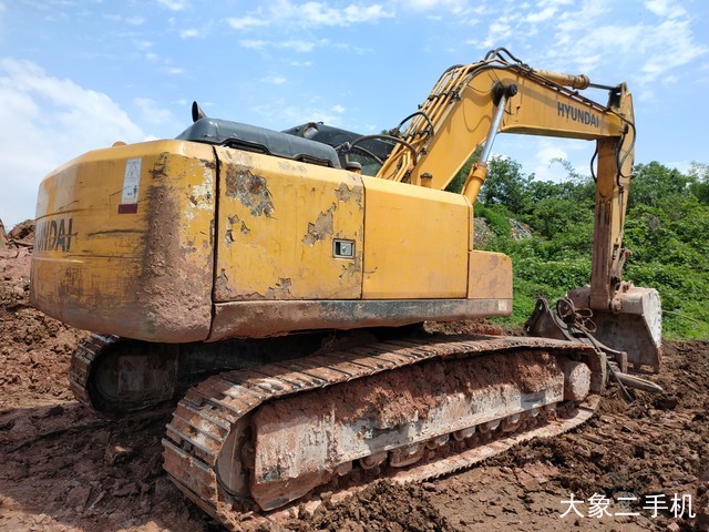 现代 R225LC-7 挖掘机