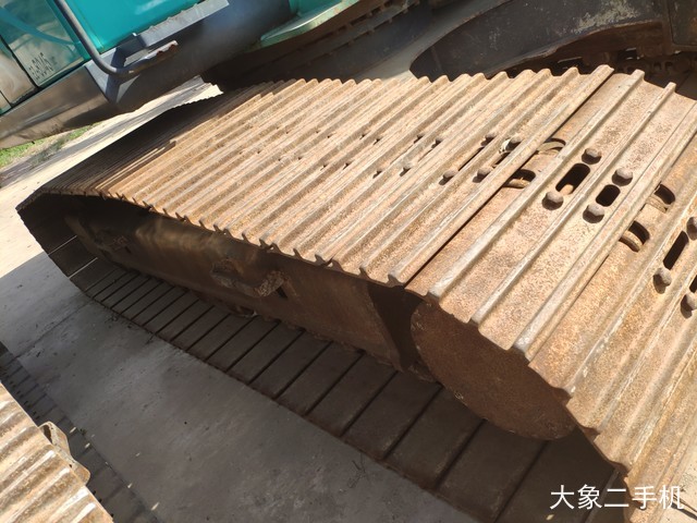 神钢 SK200-8 挖掘机