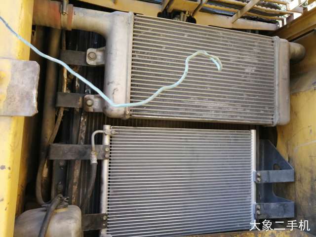 小松 PC220-7 挖掘机