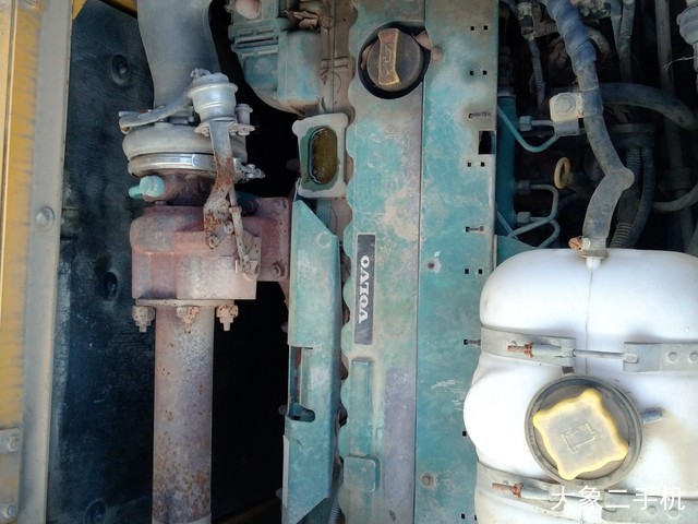 沃尔沃 EC210BLC 挖掘机