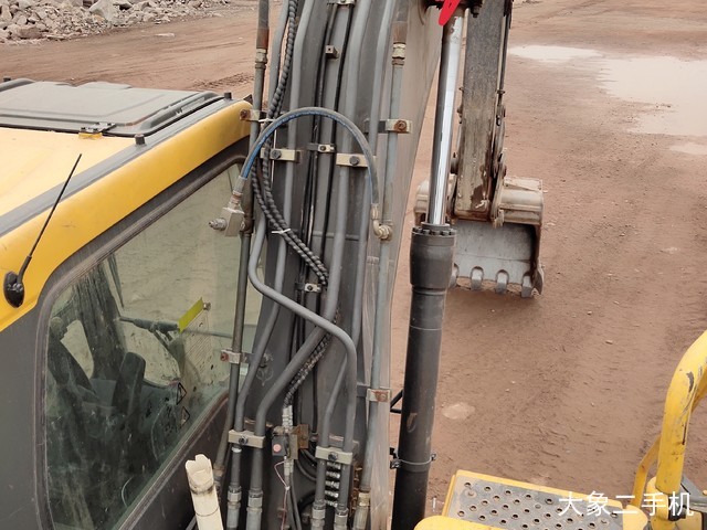 沃尔沃 EC140 挖掘机