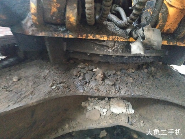 现代 R225LC-7 挖掘机